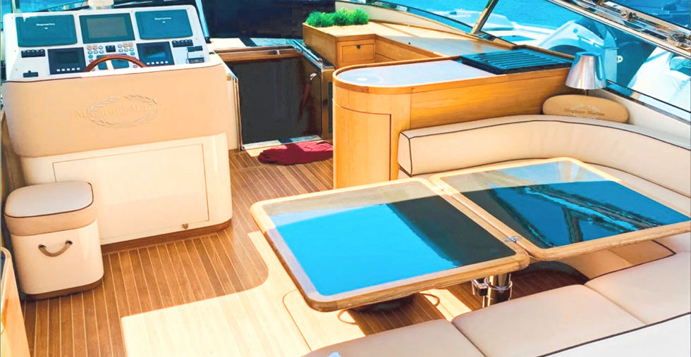 Magnum 53 Sport is a high speed luxury motor yacht perfect for Amalfi Coast, Positano and Capri boat trips, boat tours and boat excursions. Contact Little Prince Charters Sorrento.