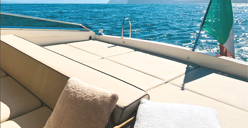 Magnum 53 Sport is a high speed luxury motor yacht perfect for Amalfi Coast, Positano and Capri boat trips, boat tours and boat excursions. Contact Little Prince Charters Sorrento.