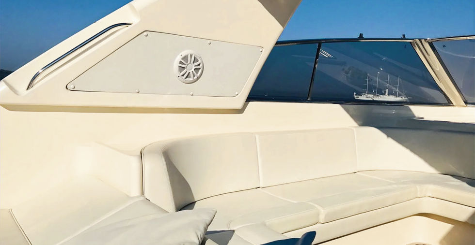 Gianetti 45 Sport cruising on an Amalfi Coast, Positano and Capri boat trip. Contact Little Prince Charters Sorrento for yacht charters, boat tours and boat excursions.