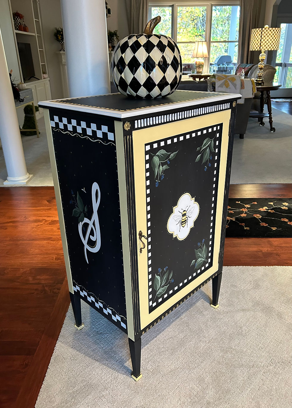 Bee checked music stand