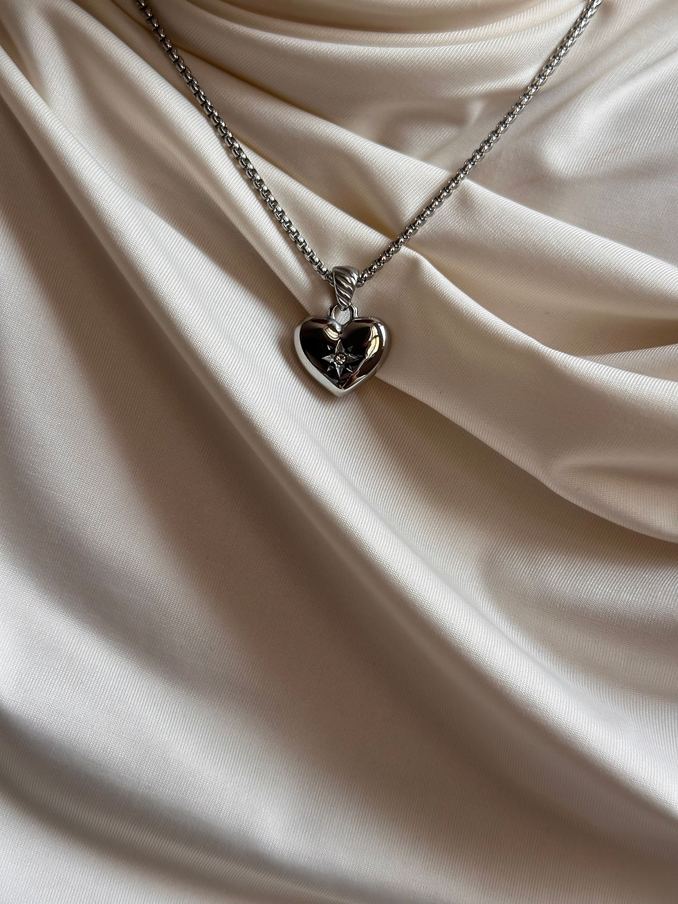 Thumbnail: TANYA PENDANT NECKLACE