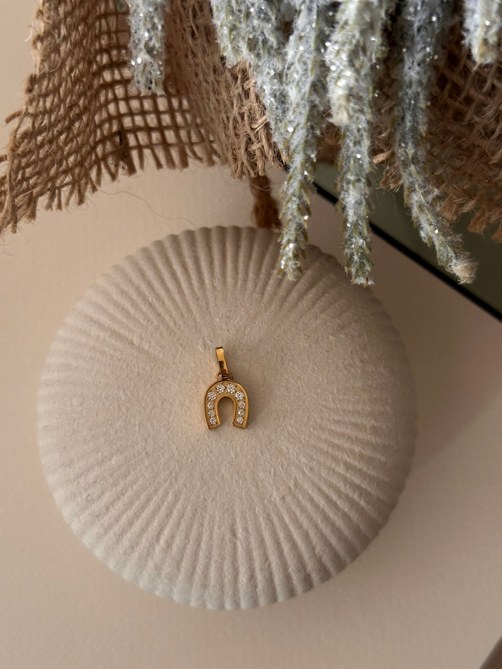 Thumbnail: HORSE SHOE PENDANT