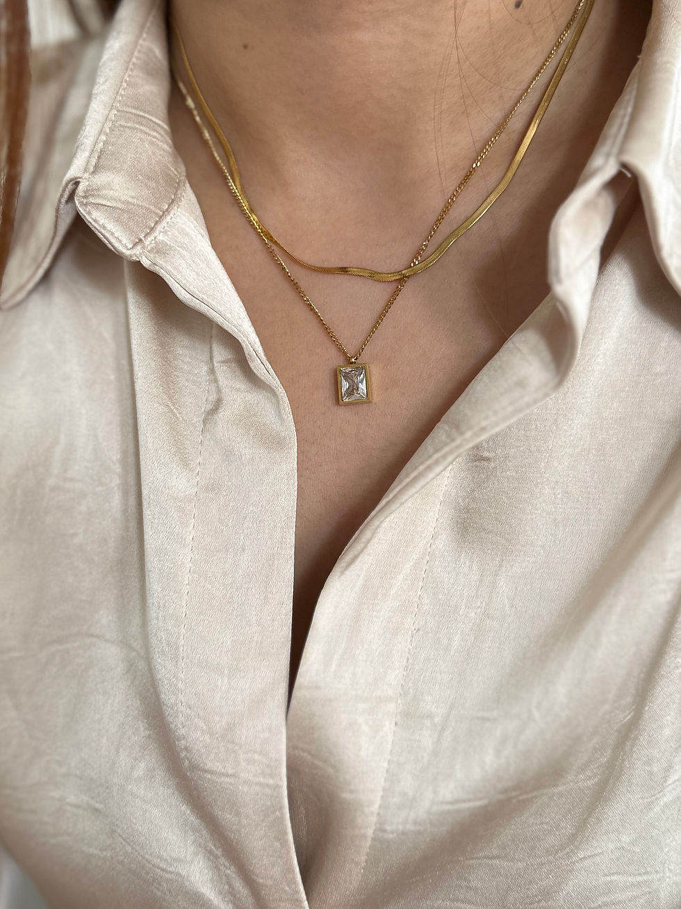 Thumbnail: KRISTAL PENDANT NECKLACE