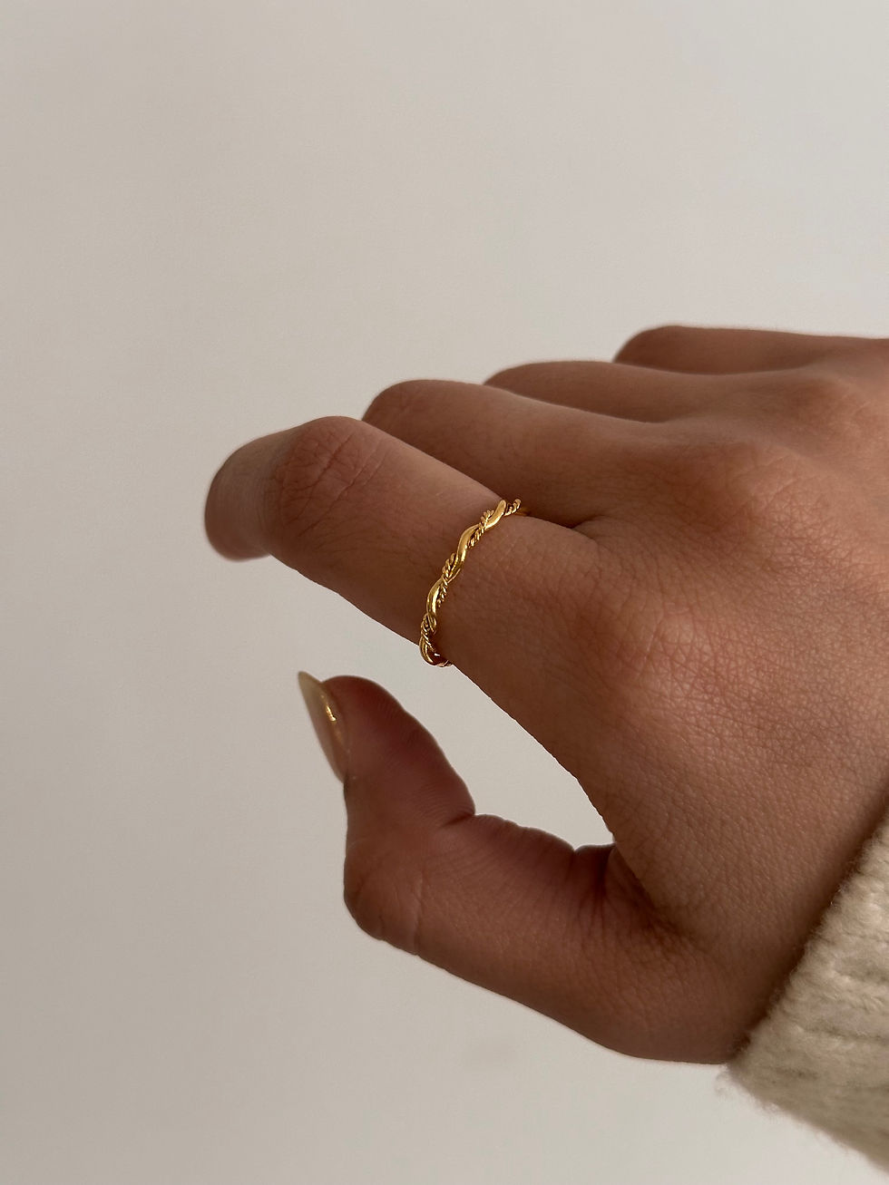 Thumbnail: TWINE RING