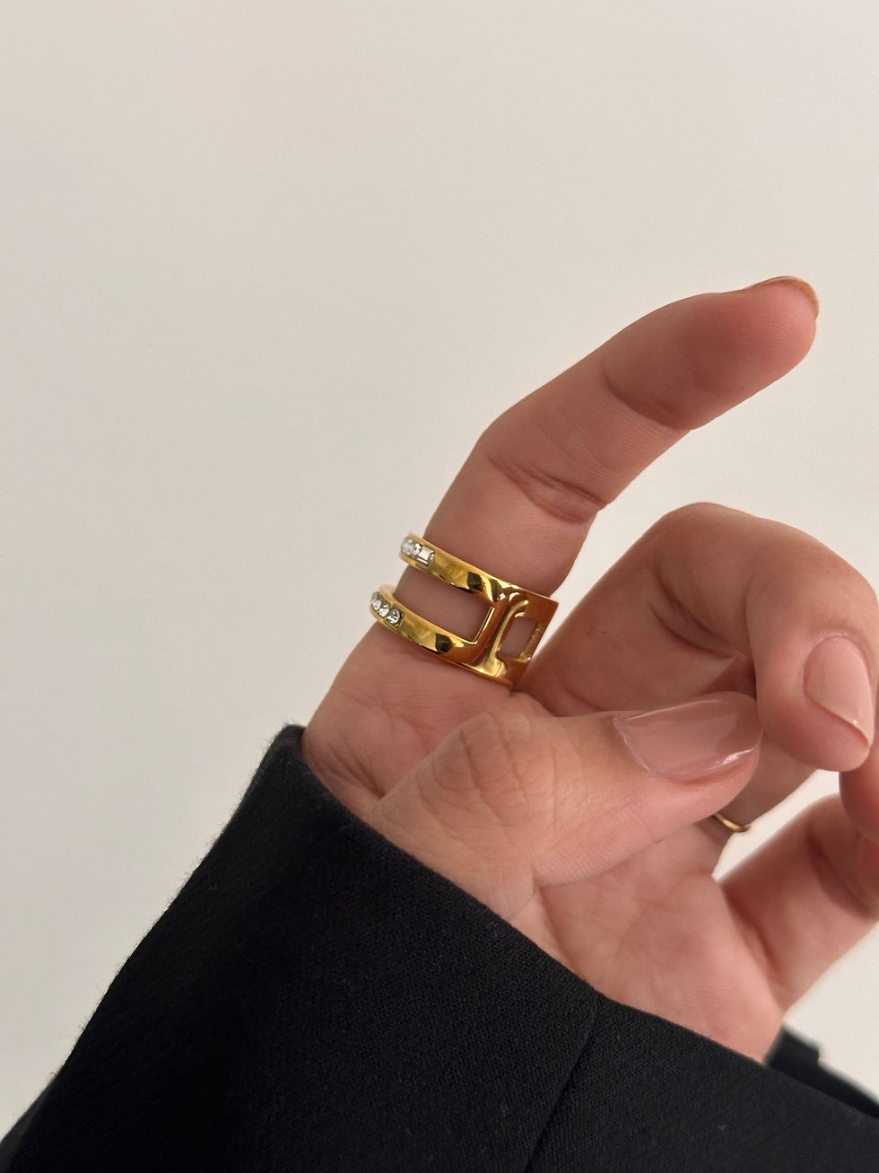 Thumbnail: ANTOINETTE LAYERED RING