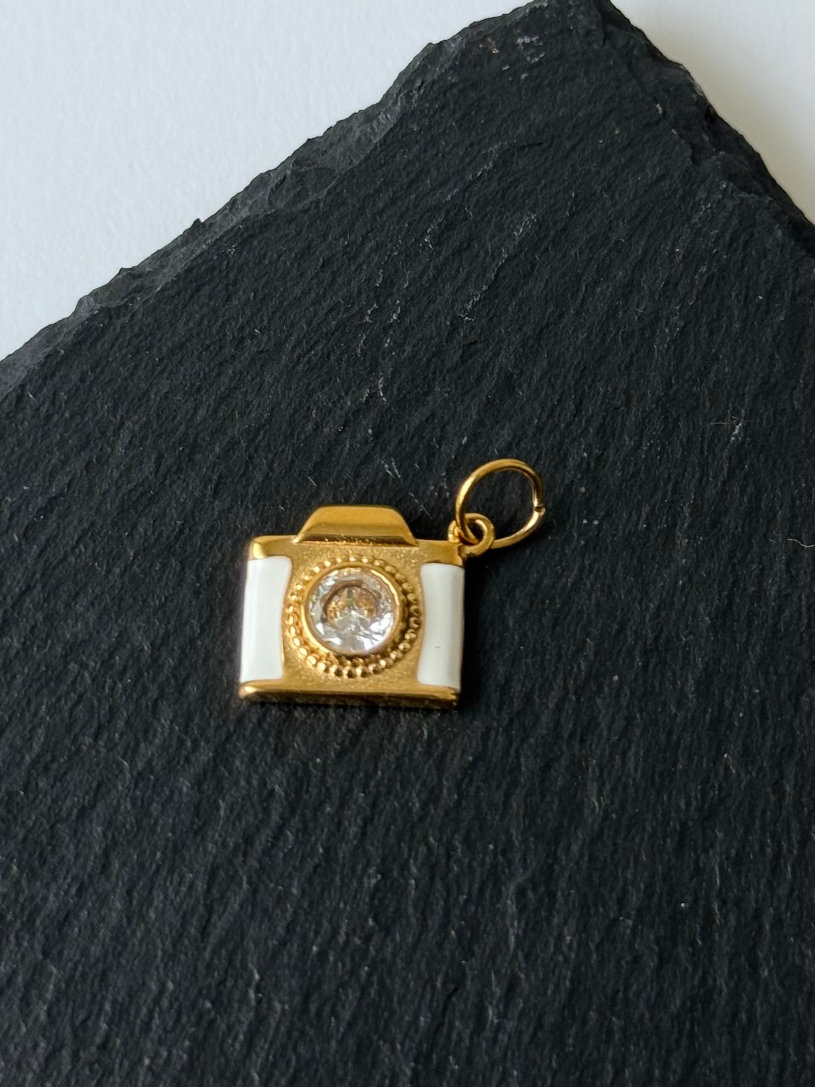 VINTAGE CAMERA CHARM