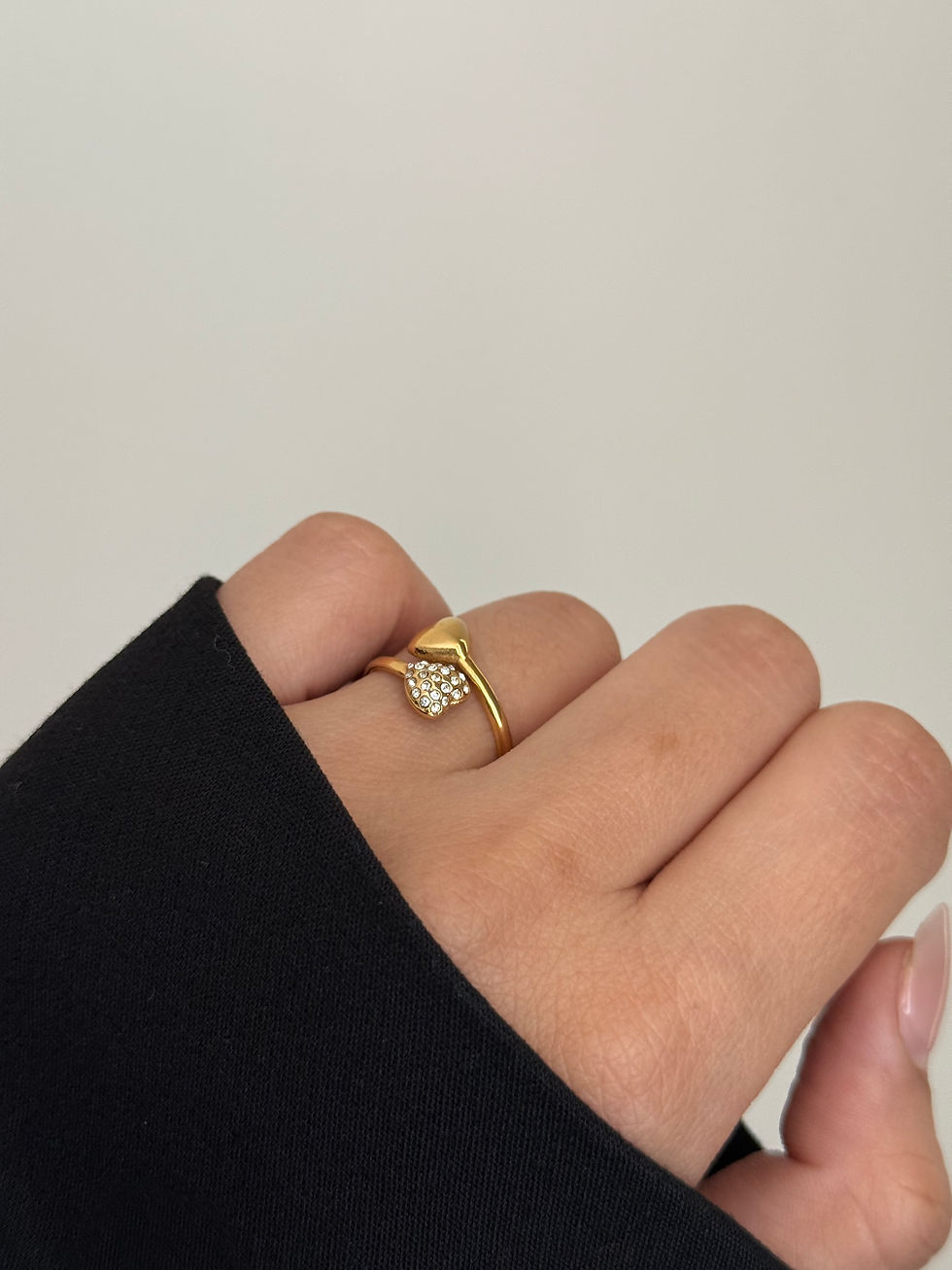 Thumbnail: HEART TO HEART RING