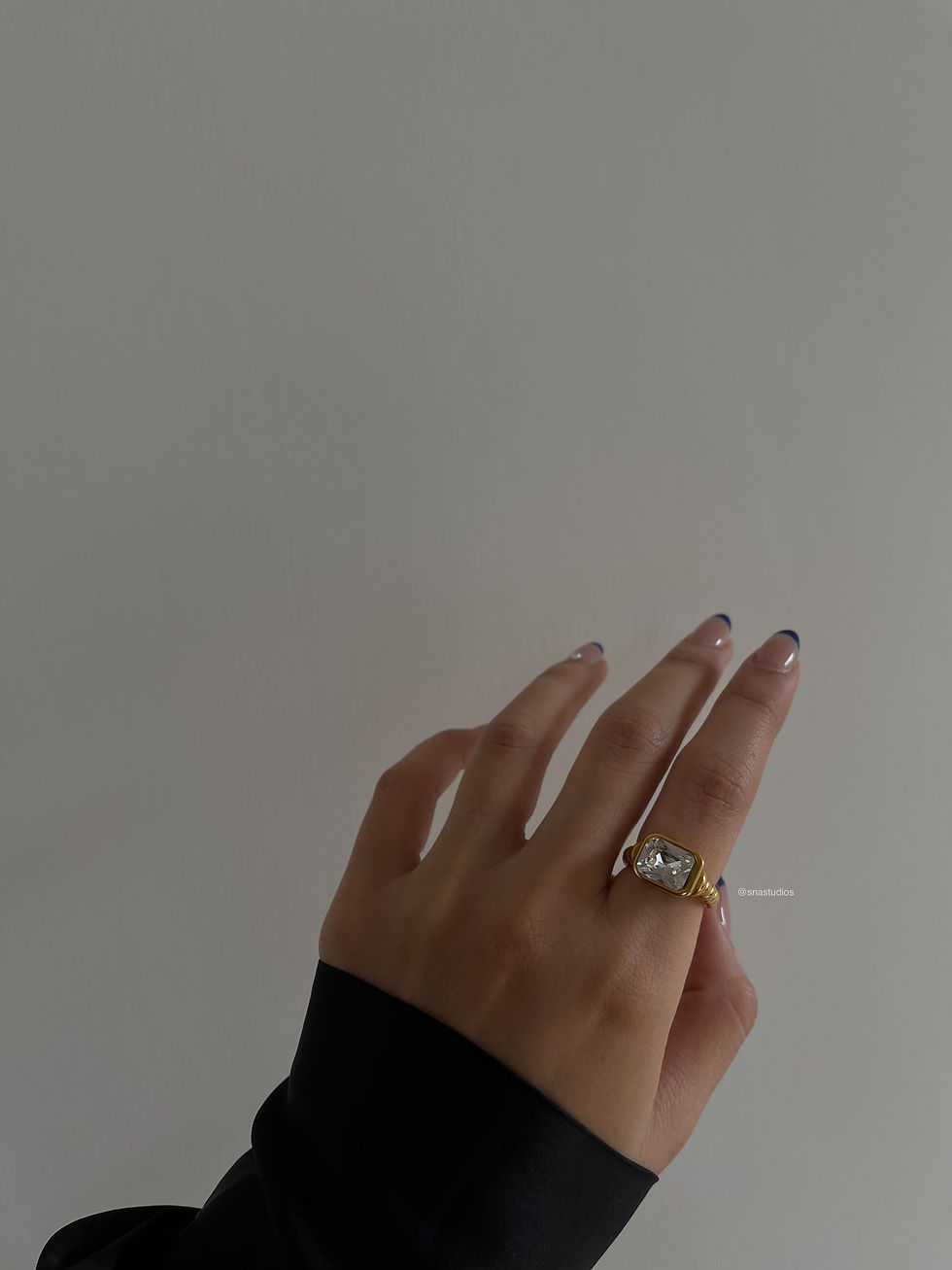Thumbnail: CLEO RING