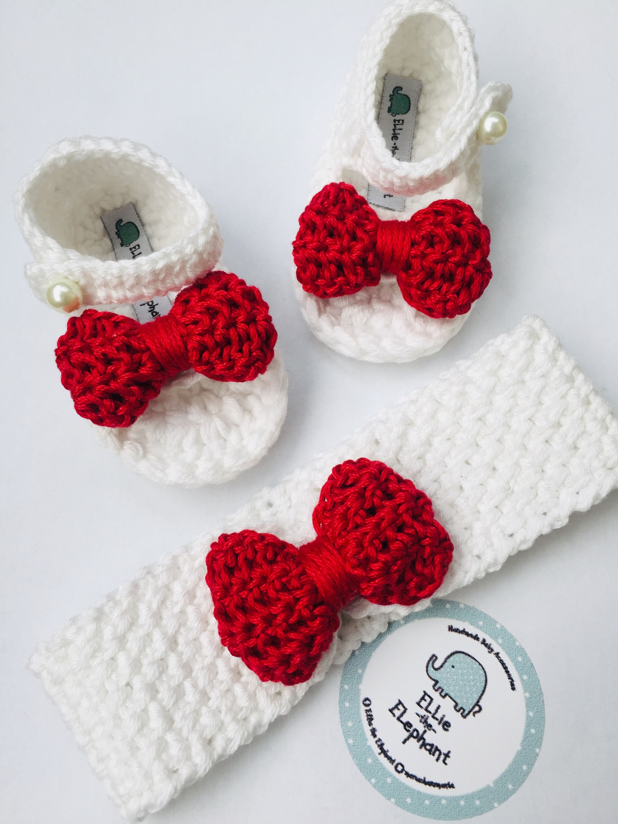 Χειροποίητo πλεκτό σετ παπουτσακι με ασορτί κορδελιτσα