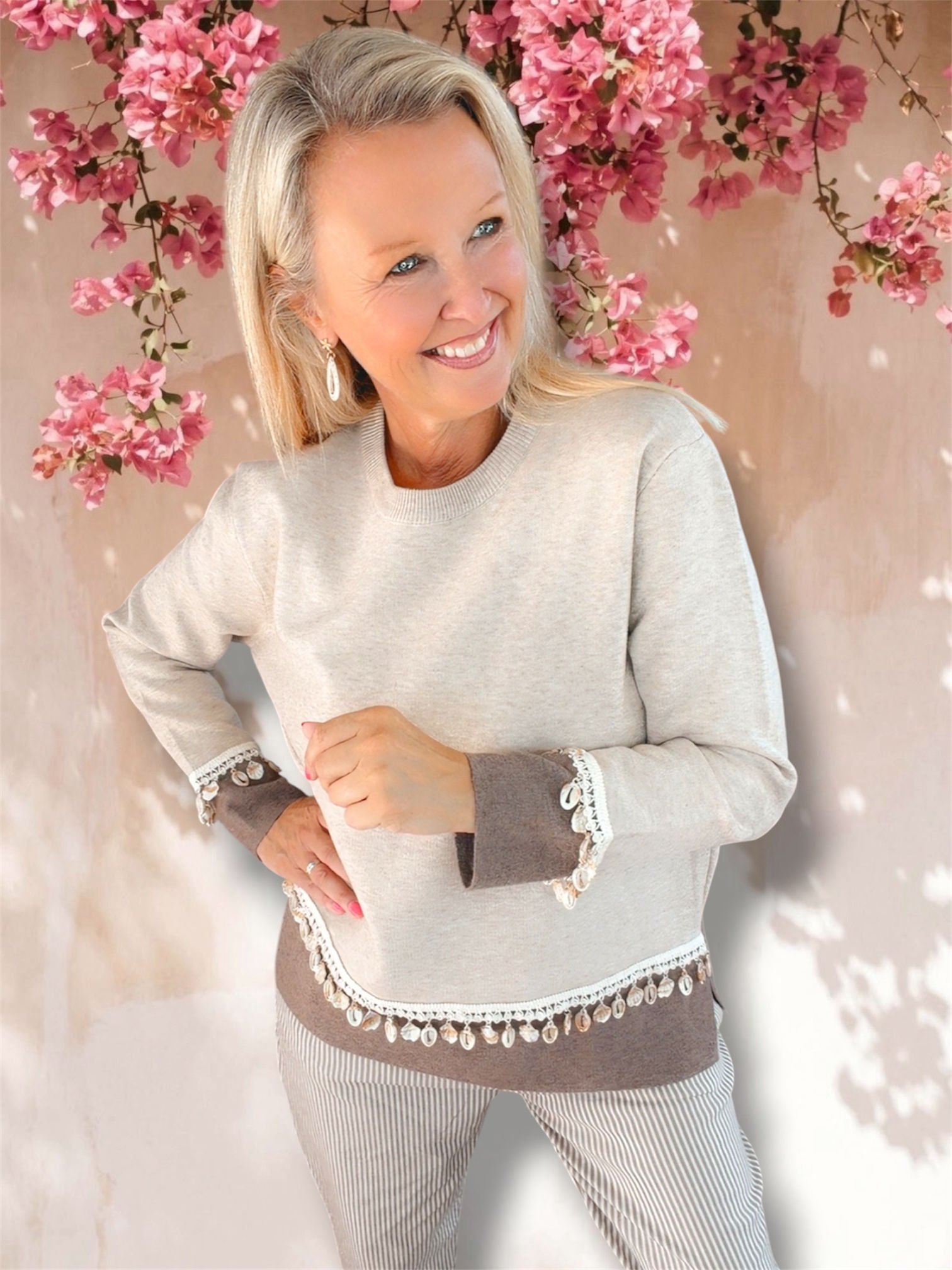 Prachtige trui beige/bruin met schelpjes