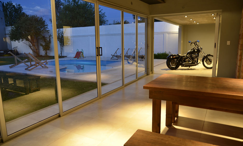 V+, V más, proyectos, modernos, arquitectura, obra, venta de pozo, inversion, inmobiliaria, diseño, vivir mejor, llave en mano, departamentos, casas en villa mercedes, san luis, argentina, piletas, metros cuadrados, viviendas premium, contemporáneo, diseño a medida, presupuestos de obra, gafas htc vive, edificios en villa mercedes, obras en villa mercedes