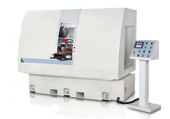 Industrial wood cutting machine with control panel