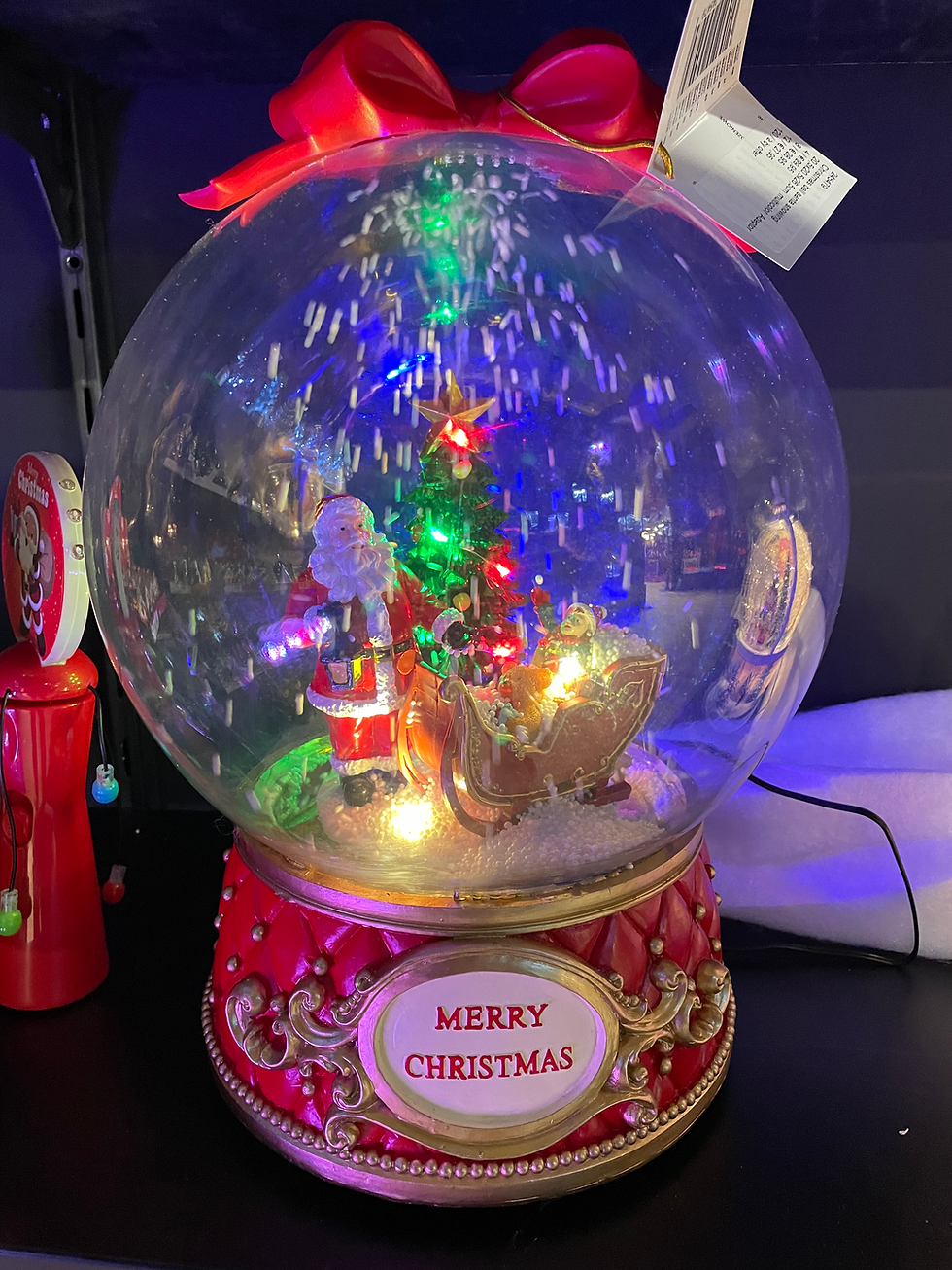 Miniaturebillede: Sne kugle med juletræ, julemand og barn i kane