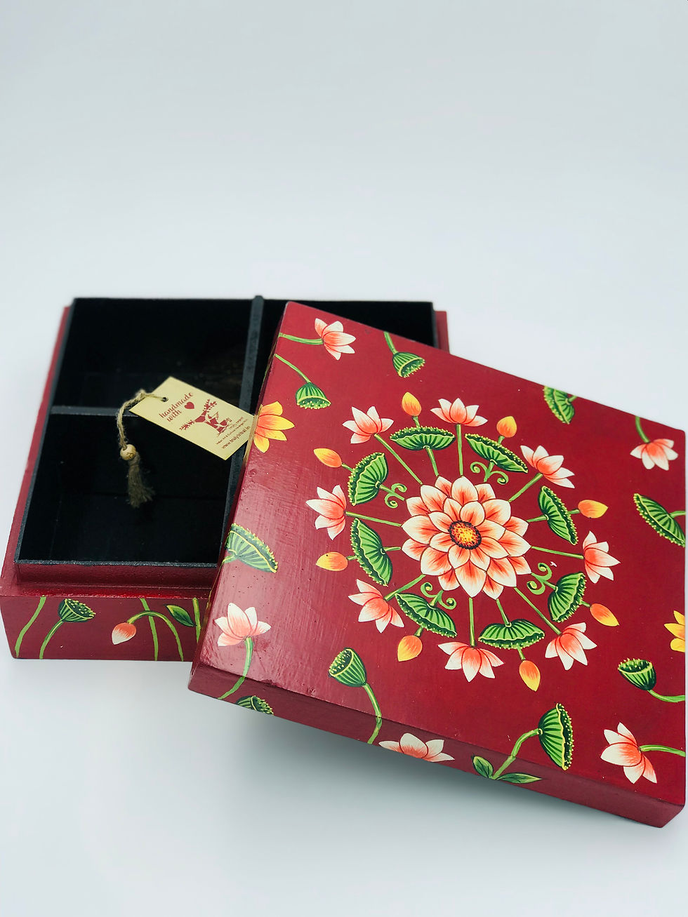 थंबनेल: Pichwai Jewellery Box (Handpainted Art)