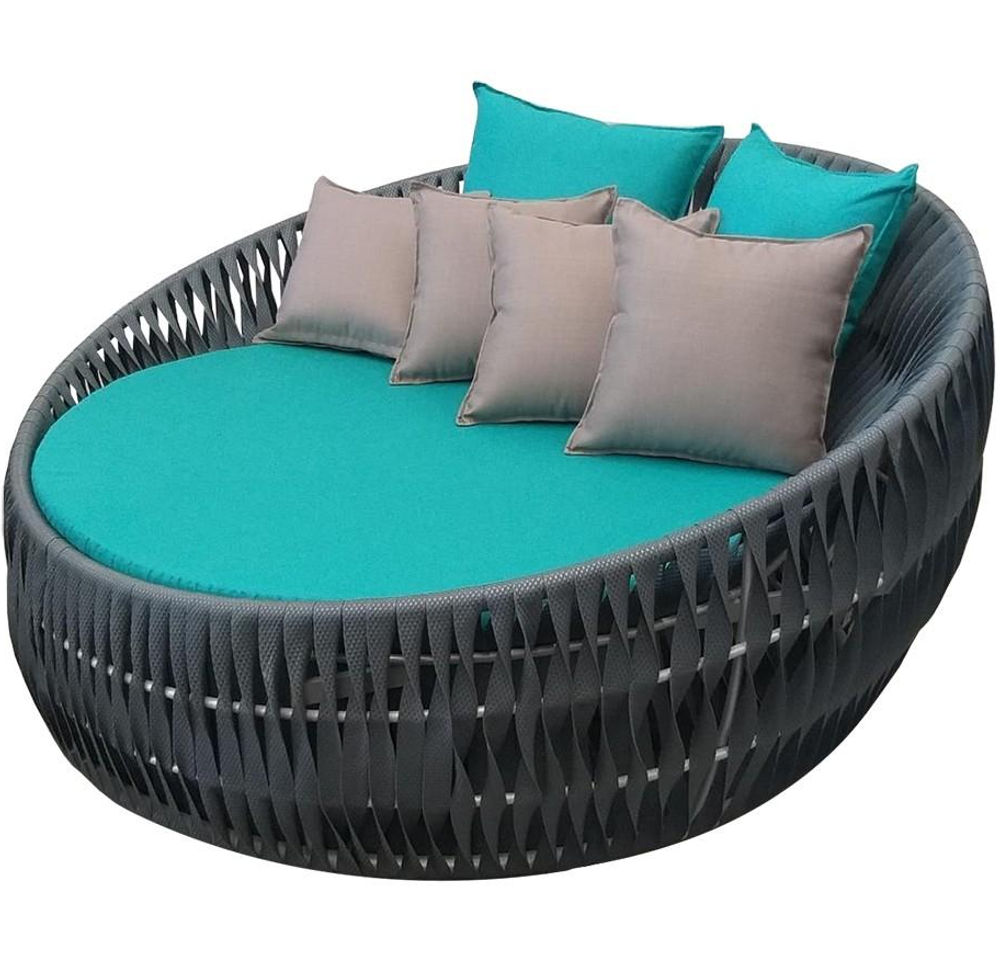 Chaise Noronha