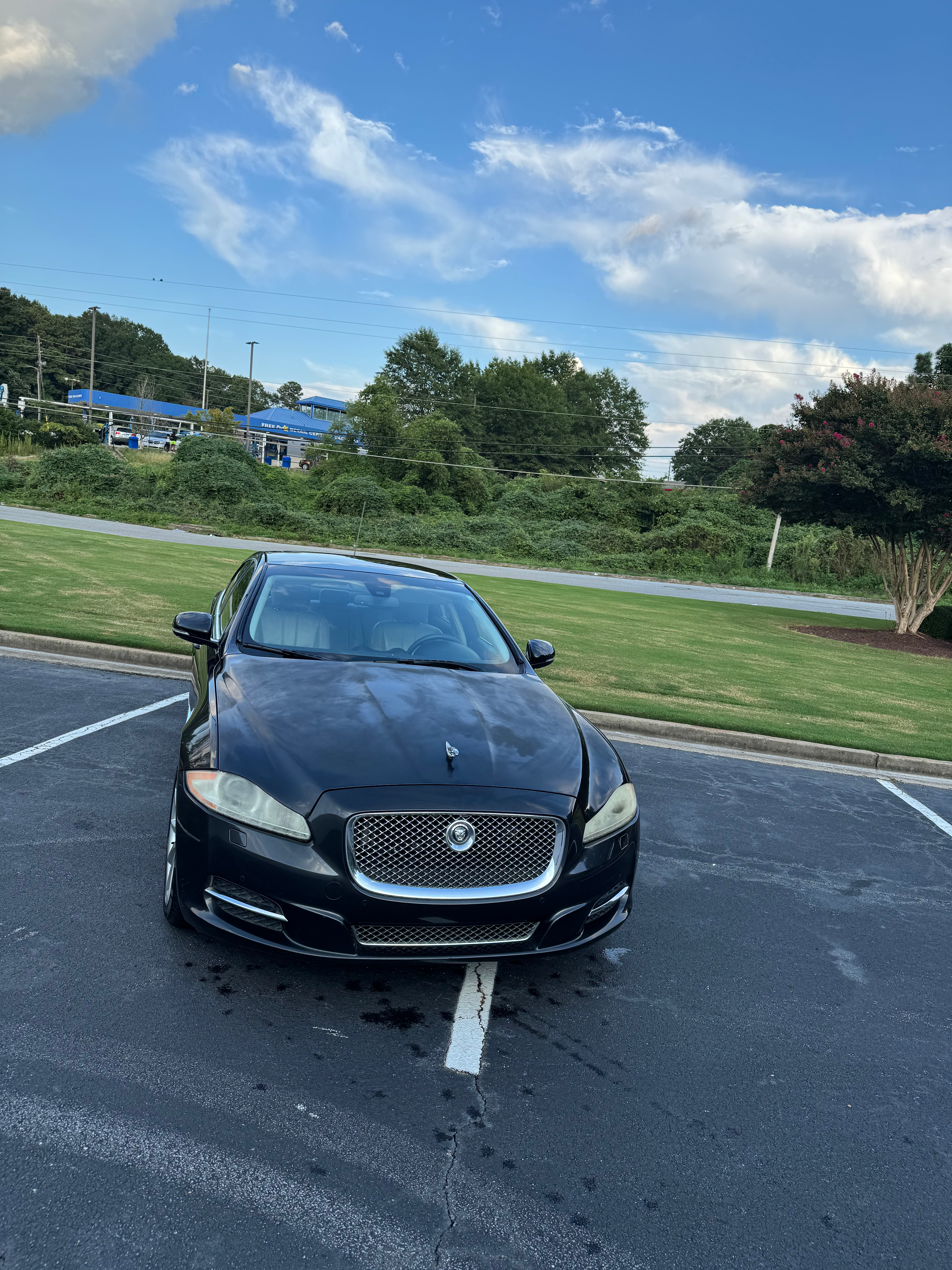 2011 JAGUAR XJ SEDAN