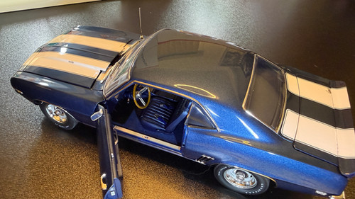 1:18 Scale Highway 61 1969 Camaro Rally Sport Z/28 in Dusk Blue