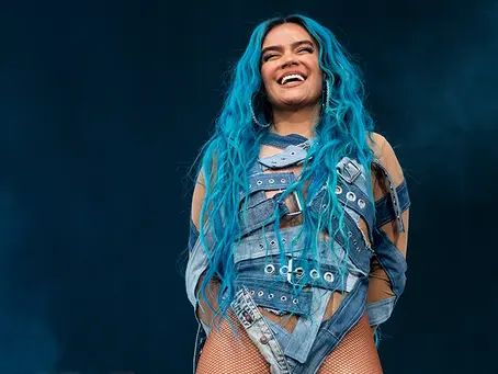 ¡Nuevo golpe para Karol G en pleno concierto!