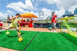 Low res - Lusher Photography _ CVM _ SummerFest _ Yan Oi Tong - Fun with bubbles - Heroes Too 17