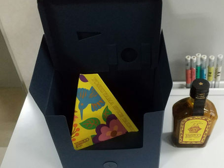 患者さんから、スープカレーキットとドレッシングを頂きました。