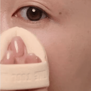 滲むことなく密着する