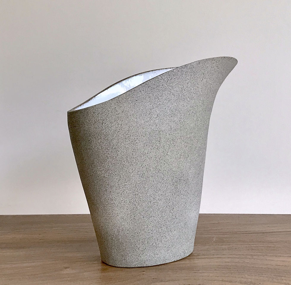 Thumbnail: Tall swoop vase