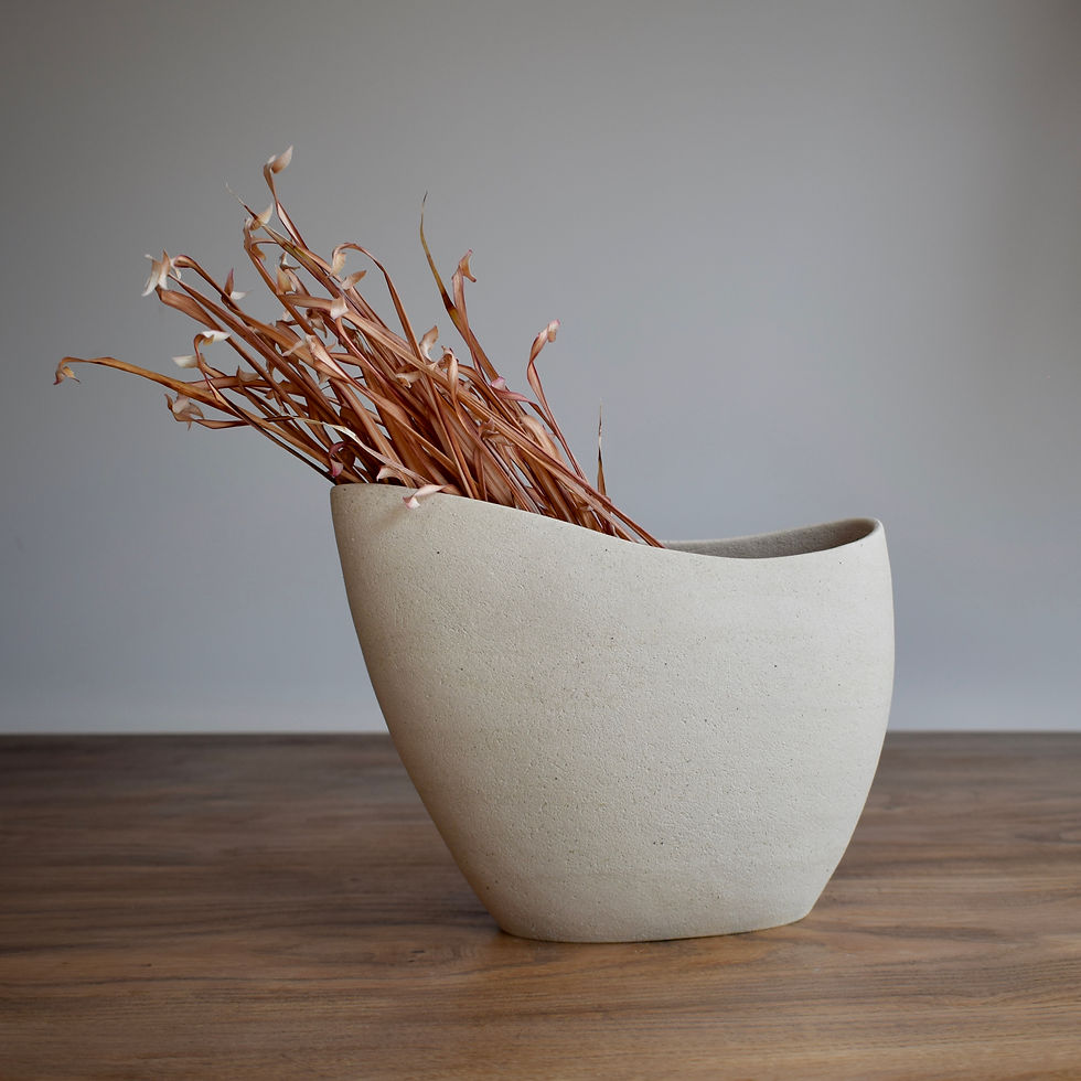 Thumbnail: Tall swooped rim oval vessel
