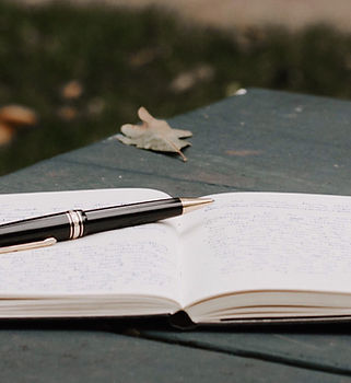 Notizbuch und Stift