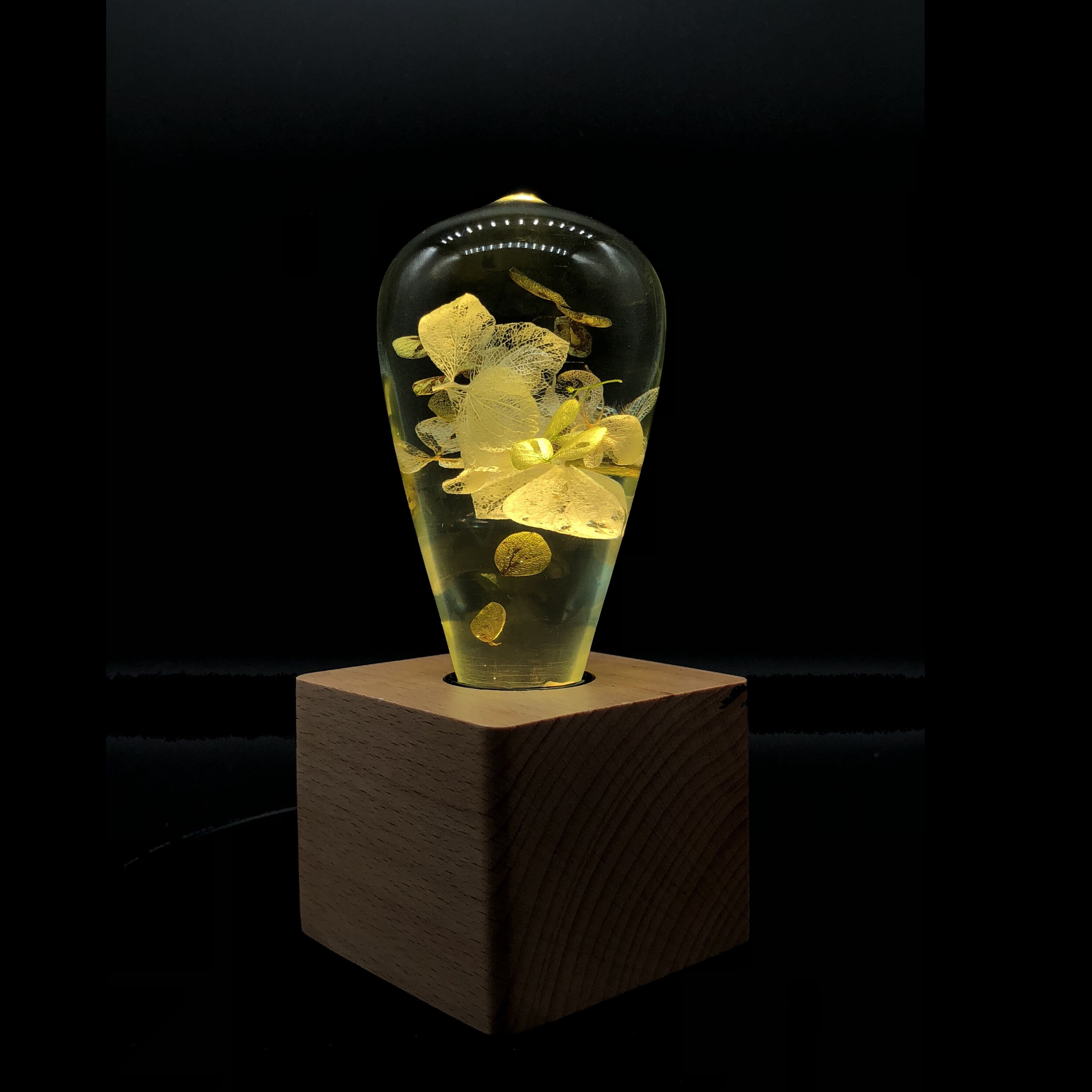 Table Lamp with decorative Resin LED Lightbulb with White Hydrangea inside