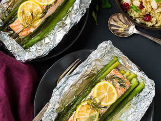 SALMON & ASPARGUS IN FOIL - Tasty Thursday