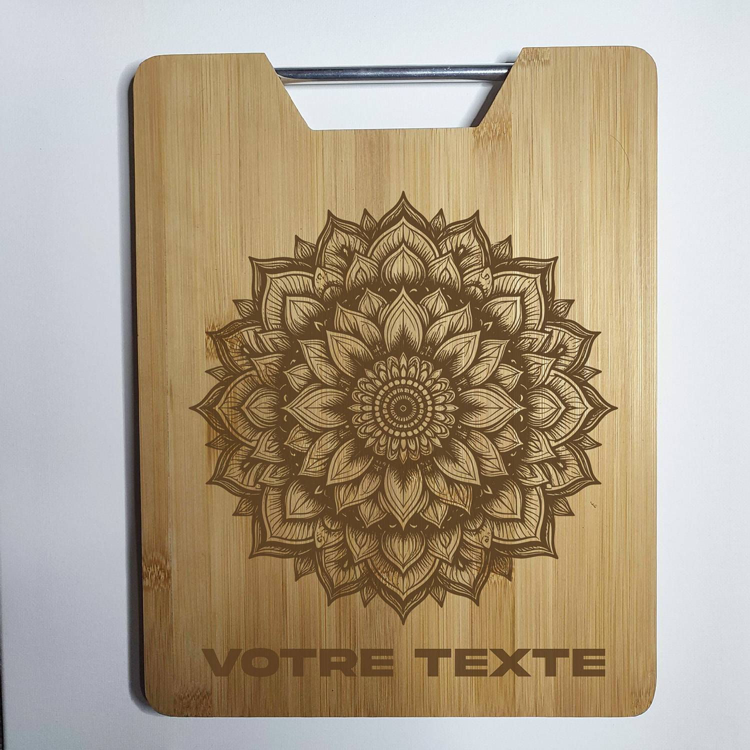Fleur mandala harmonieuse, raffinée - Planche à découper personnalisable