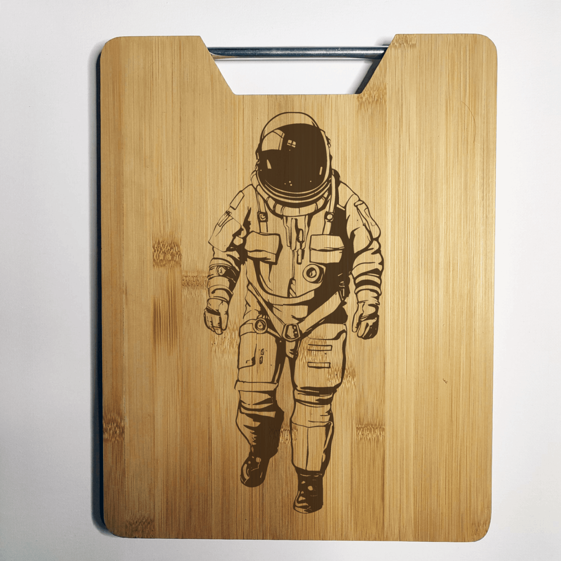 Astronaute en combinaison spatiale - Planche à Découper Gravée