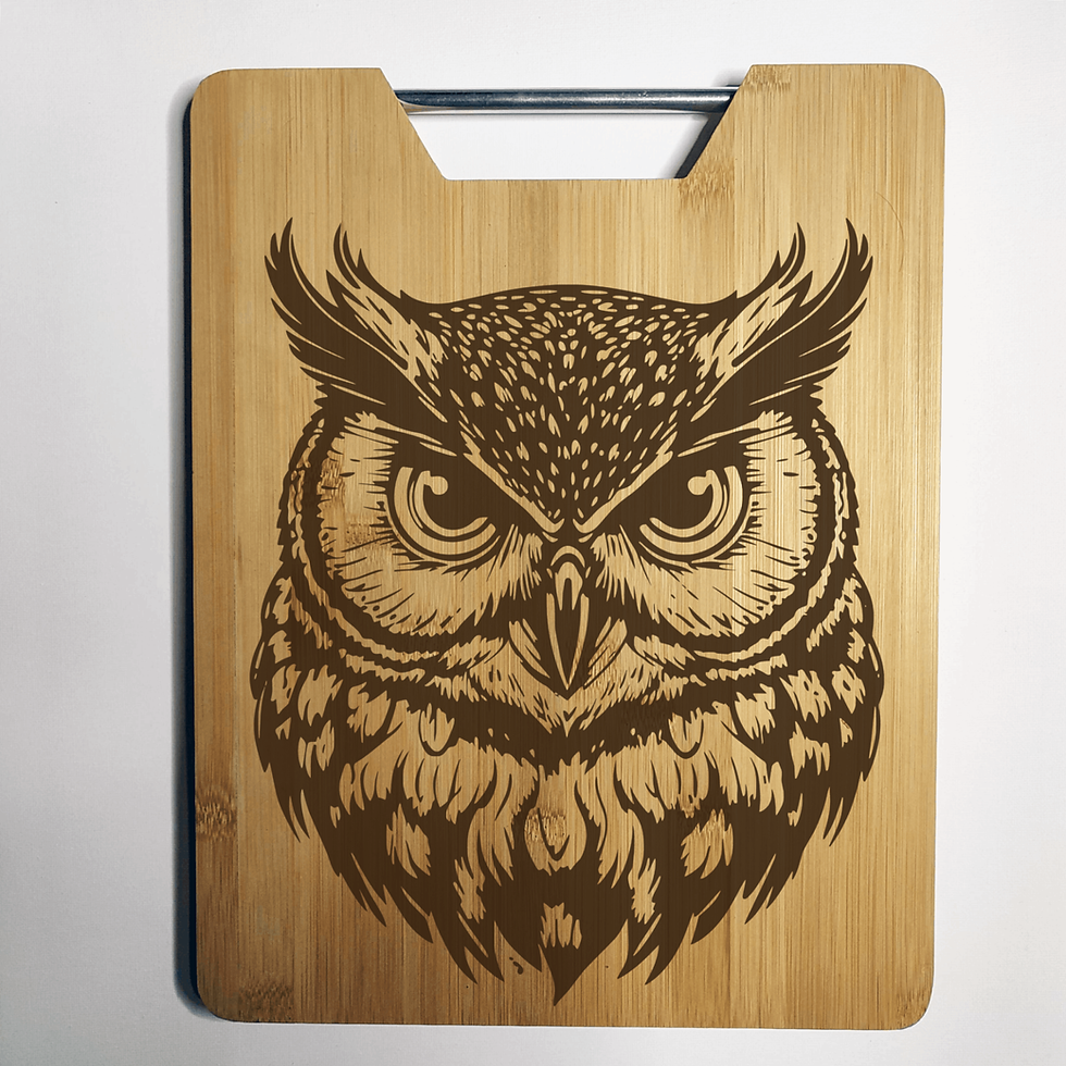 Tête de hibou détaillé - Planche à Découper Gravée