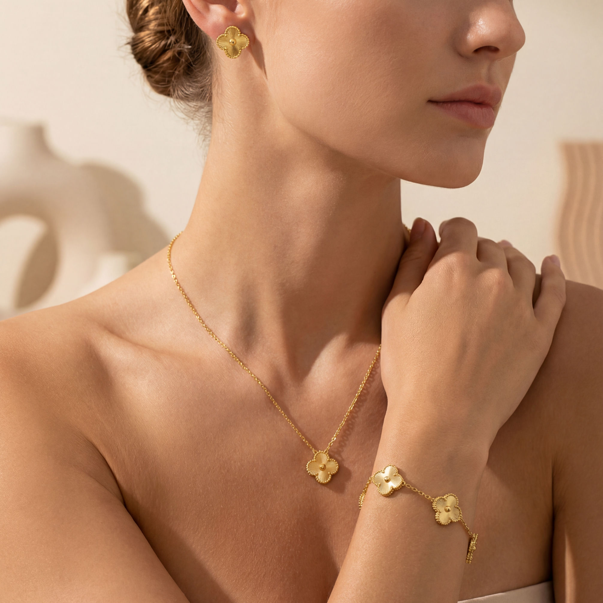 Комплект "Чарівна конюшина" – вишуканий набір прикрас