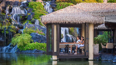 Grand-Hyatt-Kauai-Resort-and-Spa-P591-Tidepools-Couple-Dining-02.16x9.jpeg
