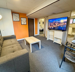 Entire Lower Suite - Kensington and King Edward