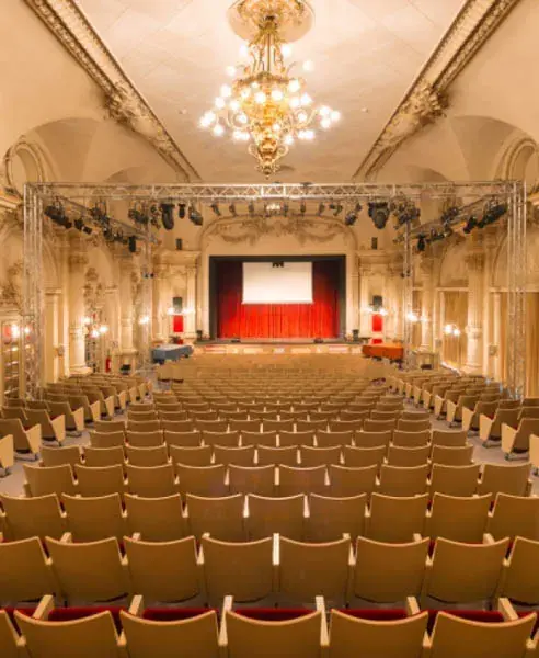 theater-scale-60-ppi-96-quality-100-1.webp