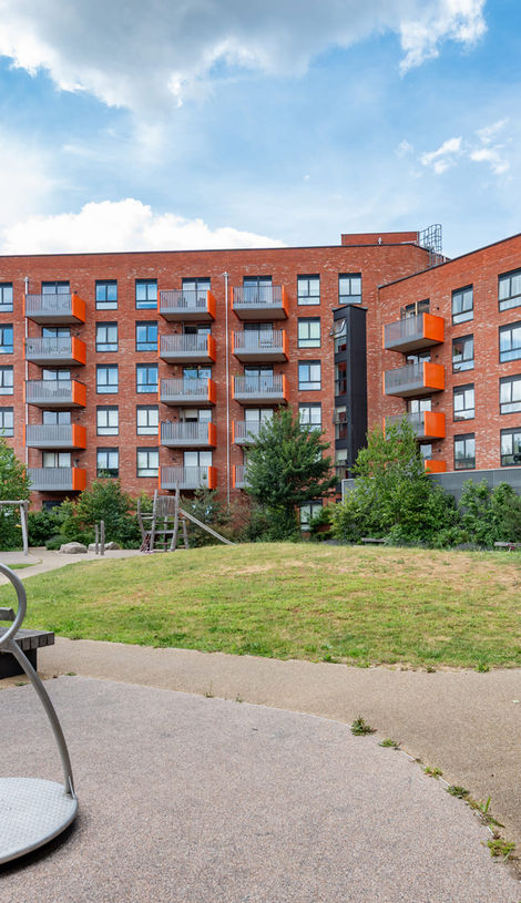 Communal garden at Iris Court, Thames Reach, London SE28