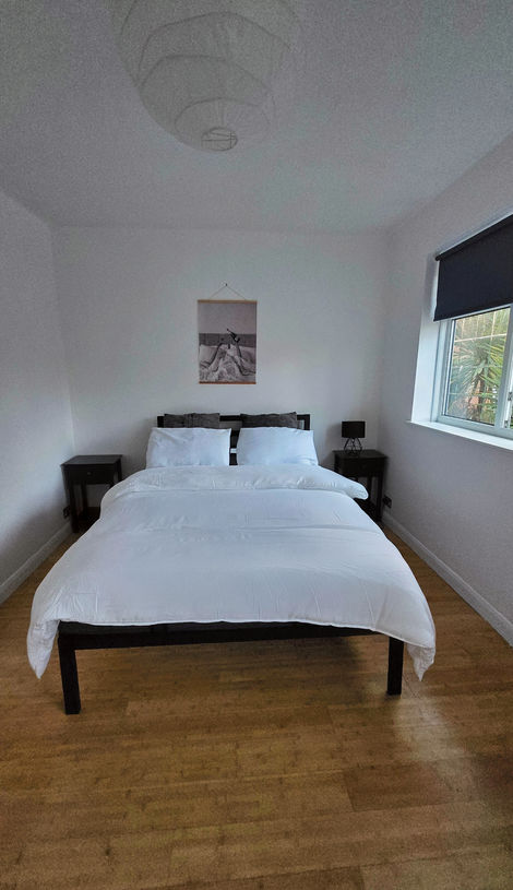 Double Bedroom - Short stay at Luffield Road, Abbey Wood, London