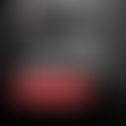 Imagem com fundo em preto e branco de um condomínio, na parte de cima tem a logo da DKR e escrita Estudo de Caso, e na parte central escrito Condo Consult reduz tempo de processos em + de 5 vezes, escrita embaixo menor entenda essa solução da prática e site mais o símbolo de seta