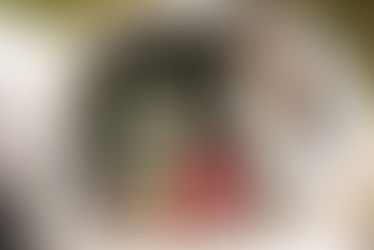 No, el retrovisor del coche no es un buen perchero para la mascarilla y de hecho hasta te podría cos