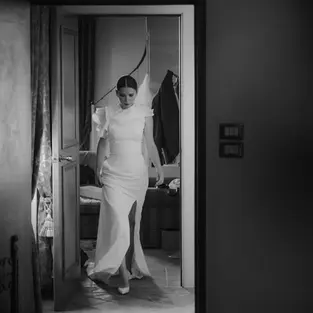 preparazione sposa con abito nuziale in villa a Udine