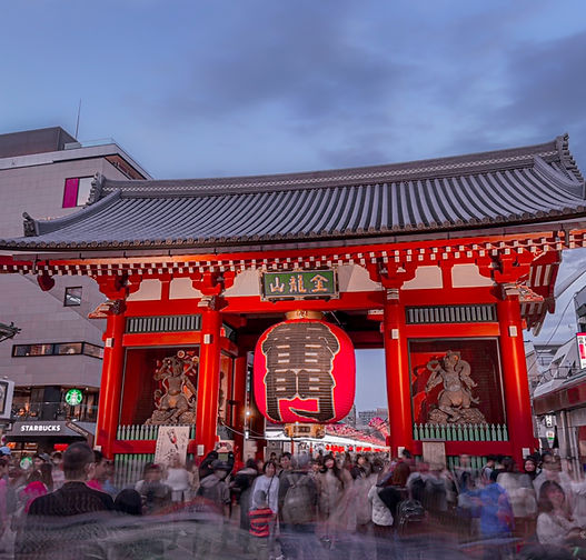 Kaminarimon Gate at Senso-ji Temple, Asakusa. Start your private, curated Tokyo Essence tour exploring the iconic spirit of old Tokyo.