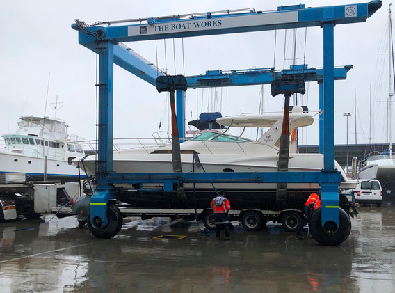 Unloading M400 from Truck to Travel Lift