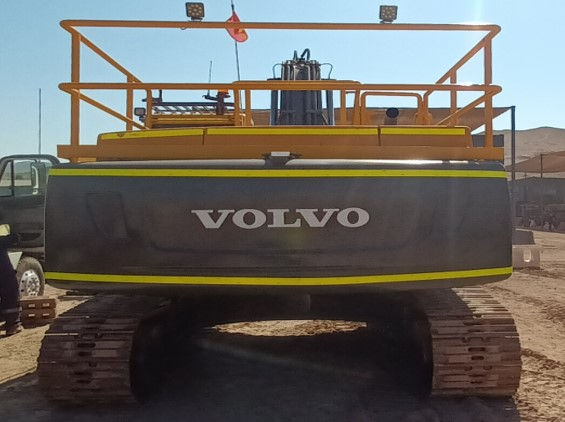 Miniatura: EXCAVADORA