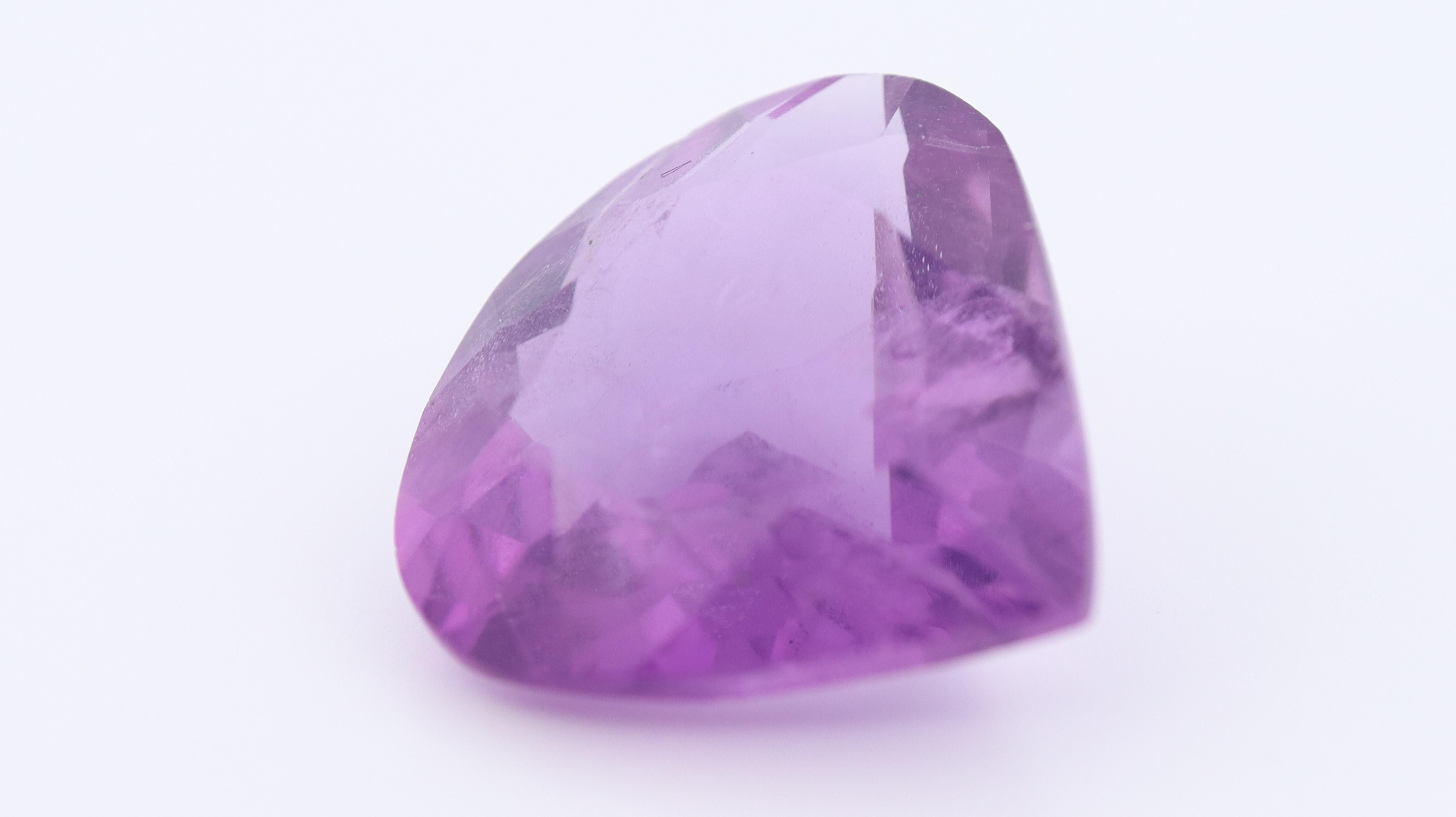 Améthyste en taille libre