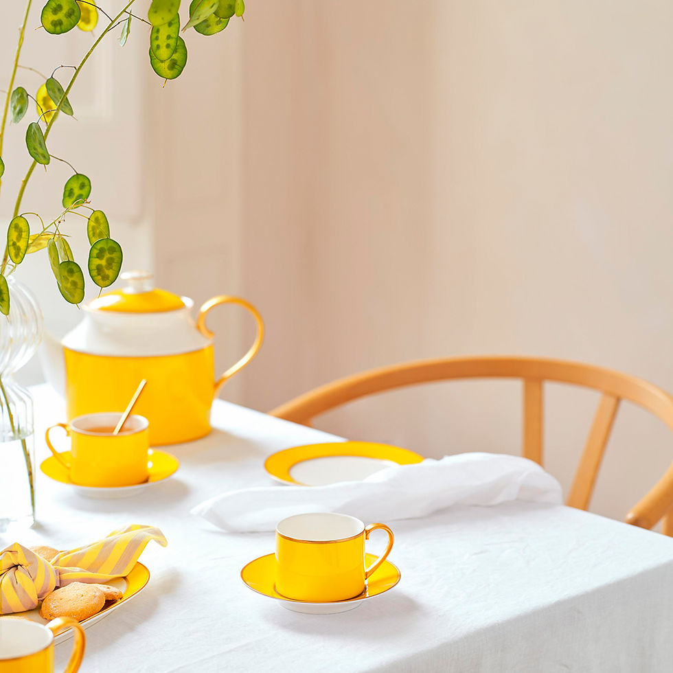 xicara de cha amarelo com dourado porcelana pip studio