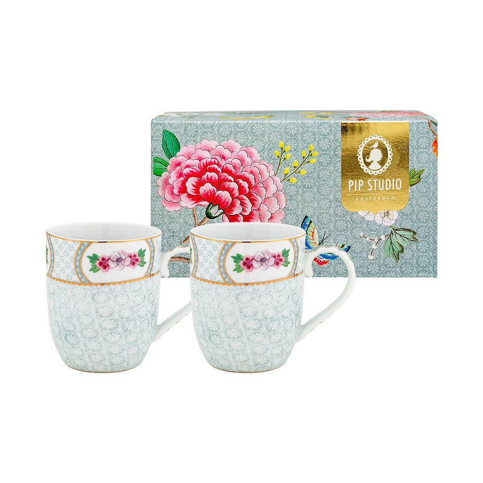 conjunto com duas canecas pequenas brancas porcelana flores