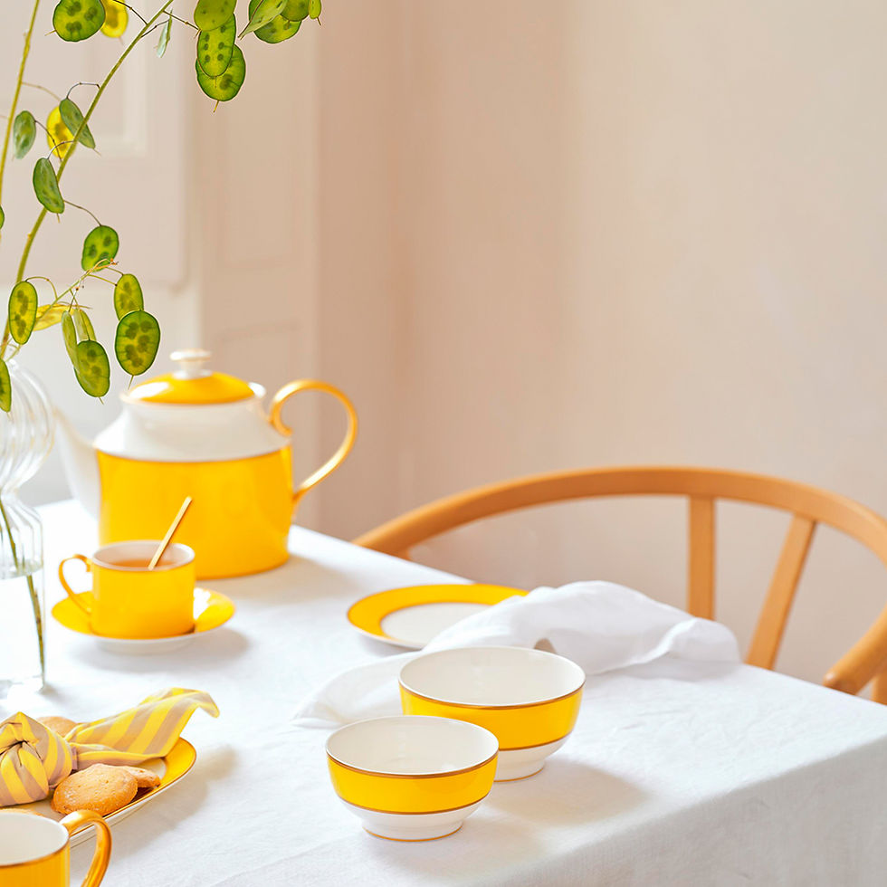 tigela pequena porcelana amarelo branco e detalhes dourados