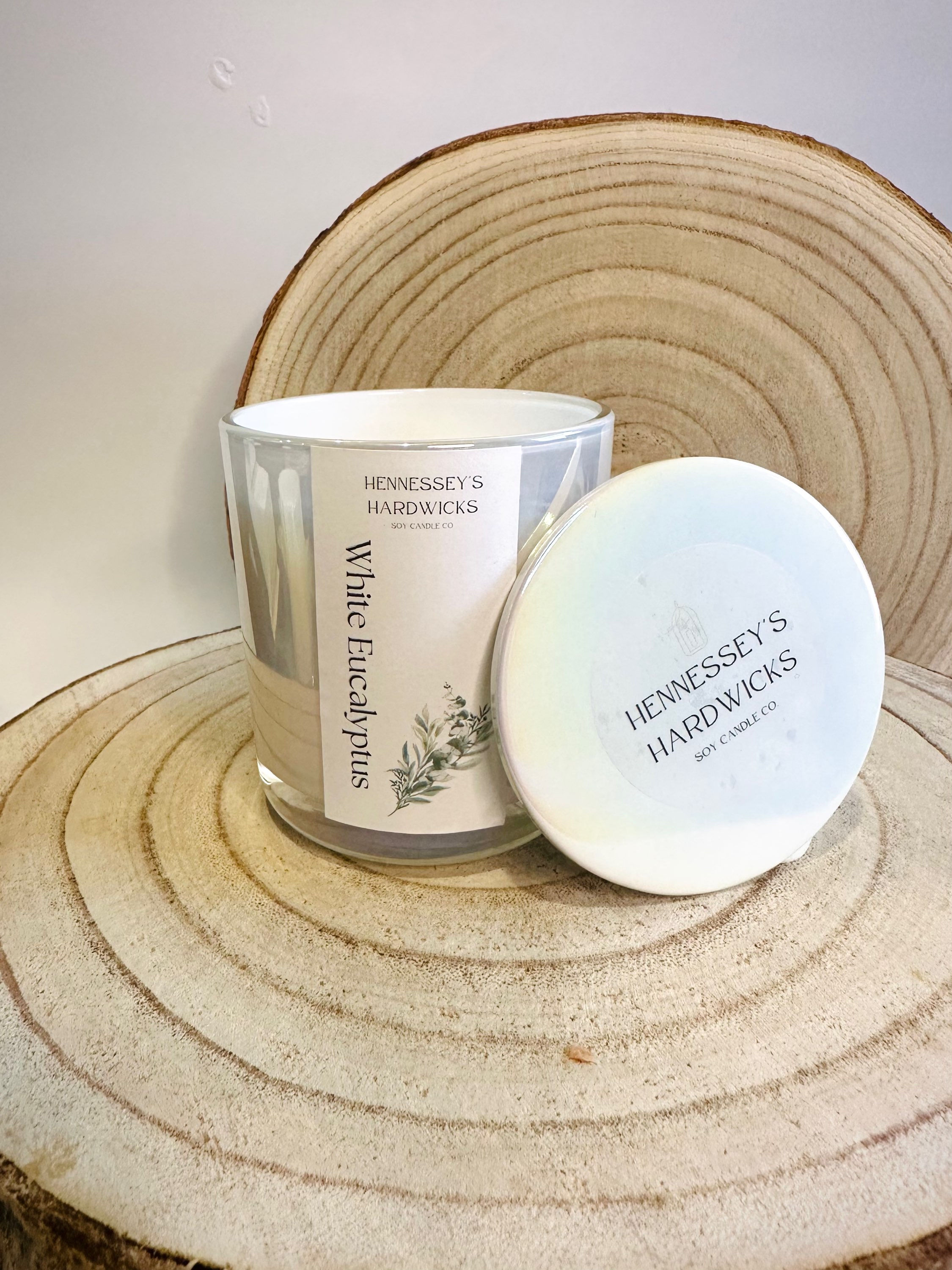 Eucalyptus – Hand-poured Soy Candle with Wooden Wick